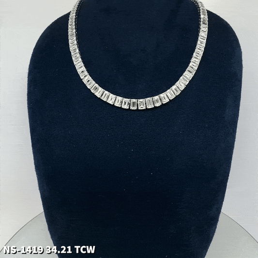 Collar de eternidad con diamantes naturales de talla esmeralda de 34,21 quilates