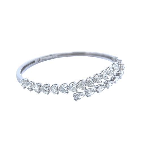 18k Wg 6.40 Heart & Pear Shape Diamond Overlap Bangle