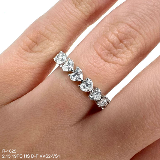 Alianza de eternidad con forma de corazón de diamante natural de 2,15 quilates