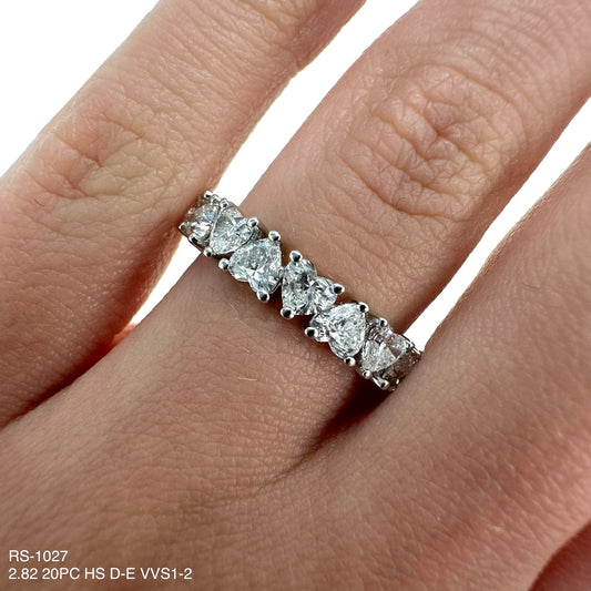 Alianza de eternidad con forma de corazón de diamante natural de 2,82 quilates