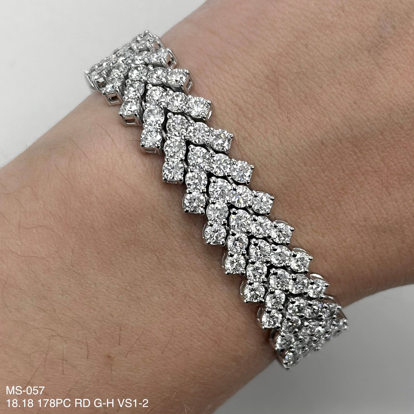 18.18 Cts Natural Diamond "V" Tennis Bracelet