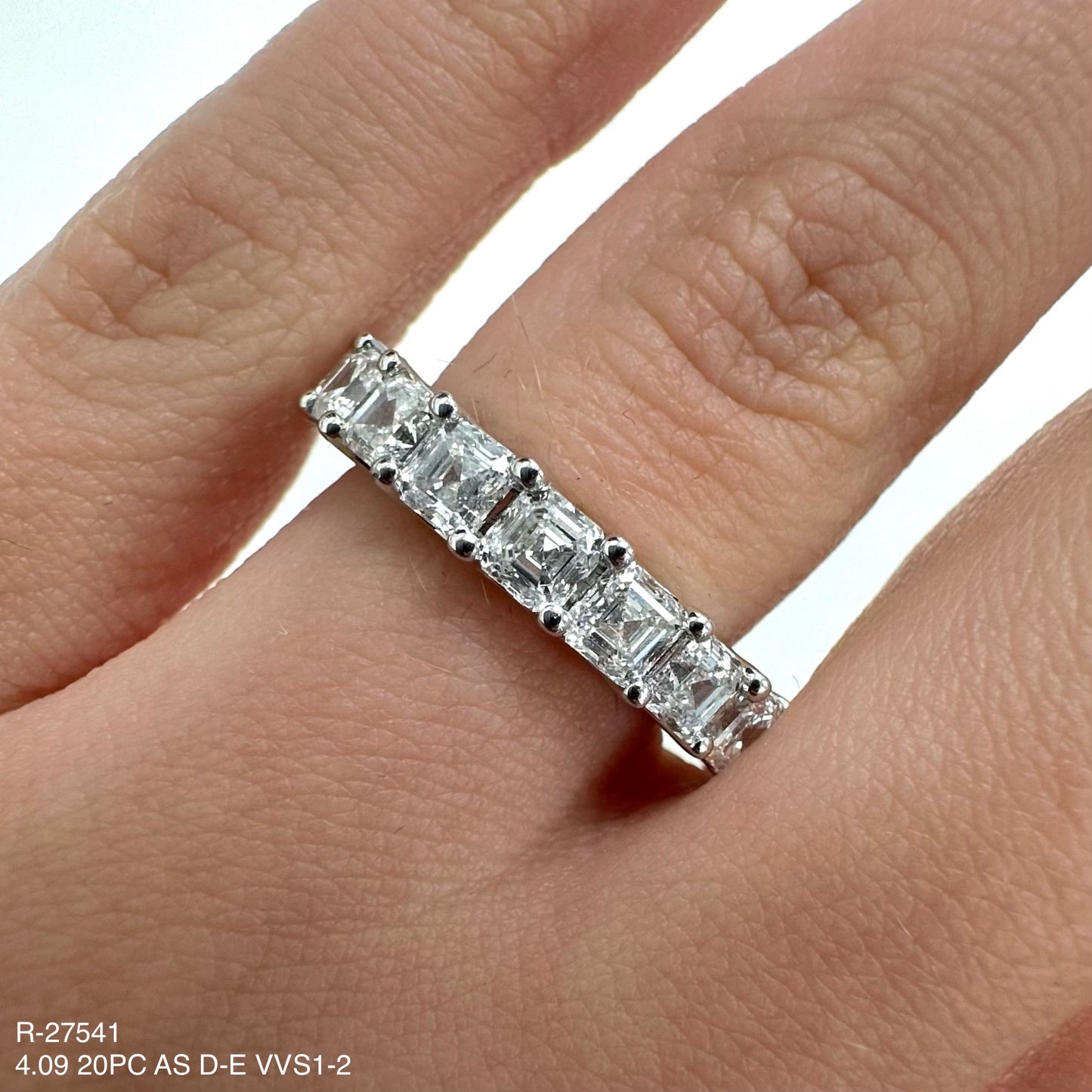 Anillo de eternidad con diamantes naturales de talla Asscher de 4,09 quilates