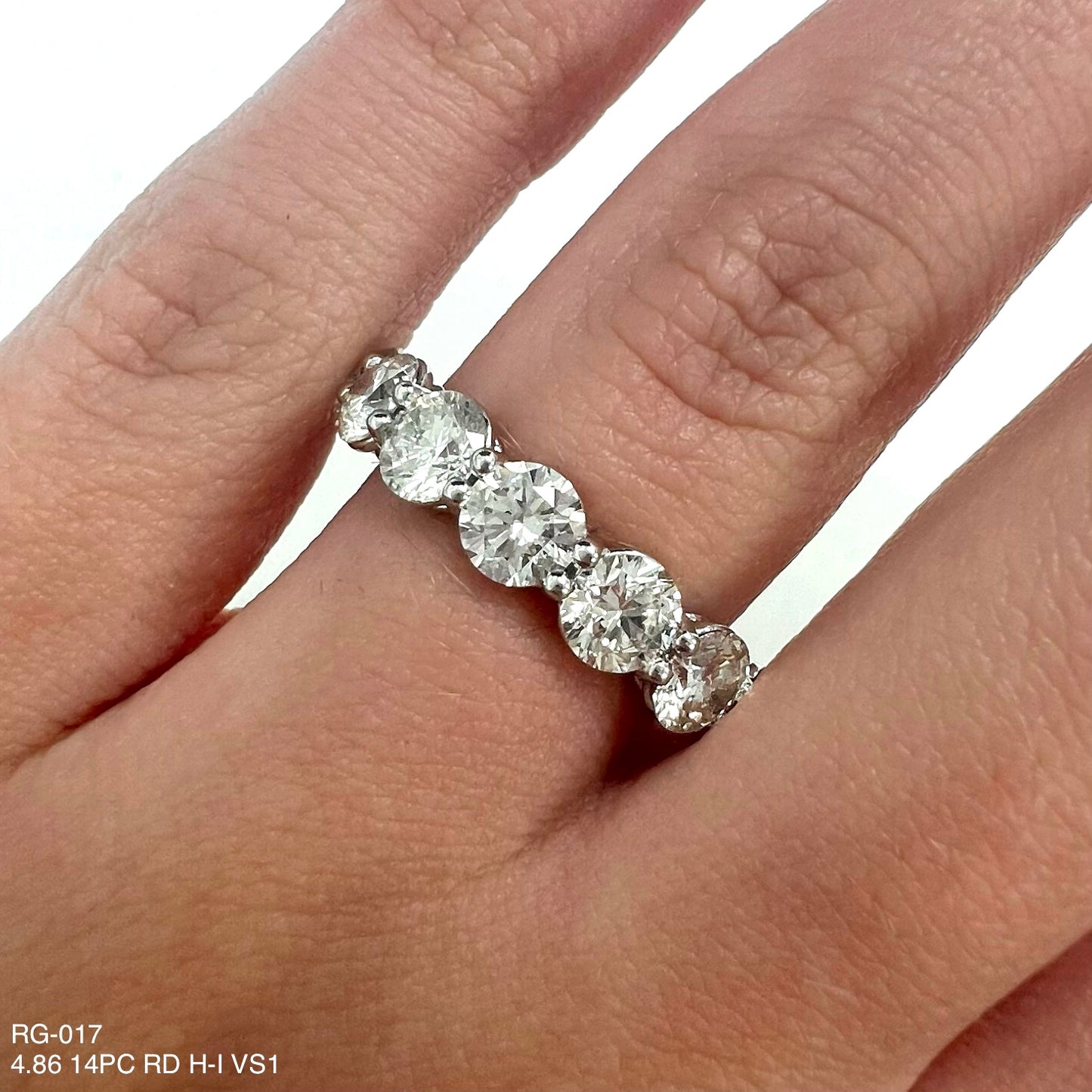 Alianza de eternidad redonda con diamantes naturales de 4,86 quilates