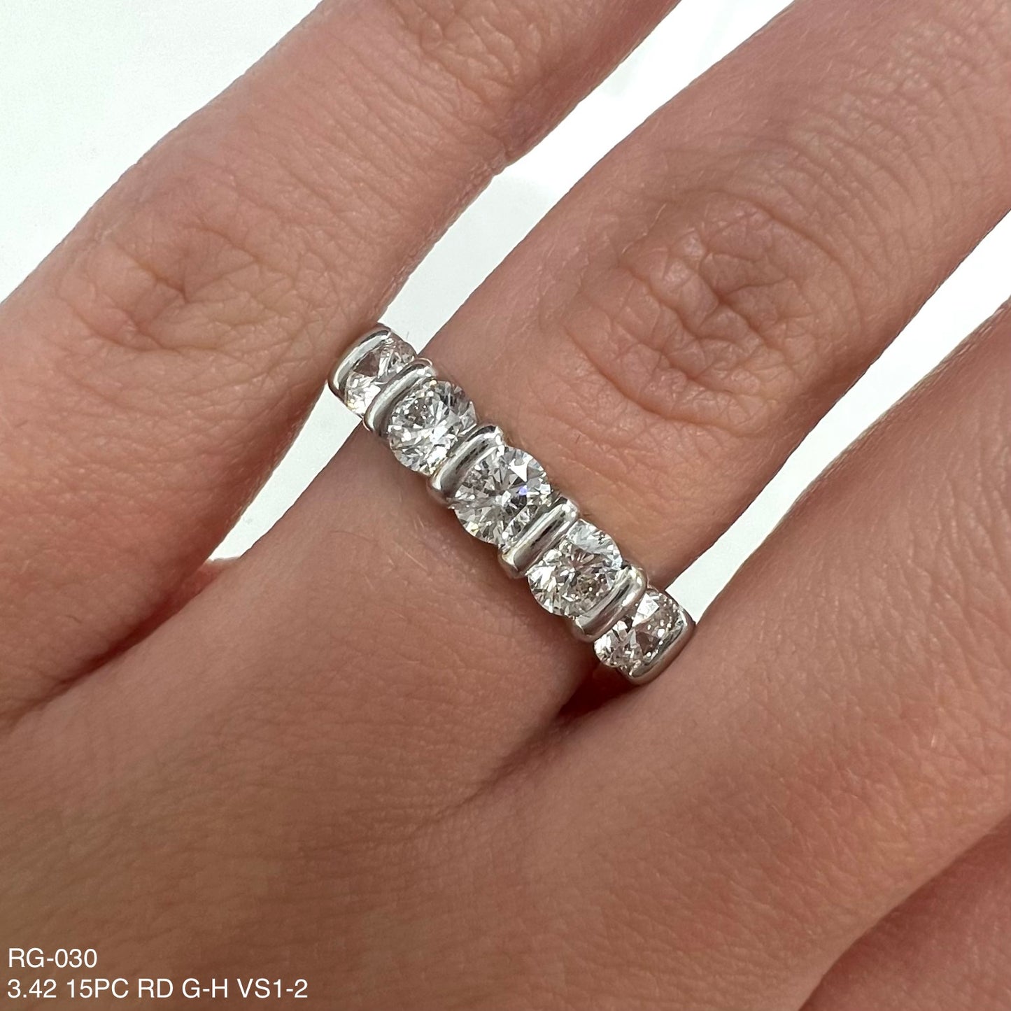 Alianza de eternidad redonda con diamantes naturales de 3,42 quilates