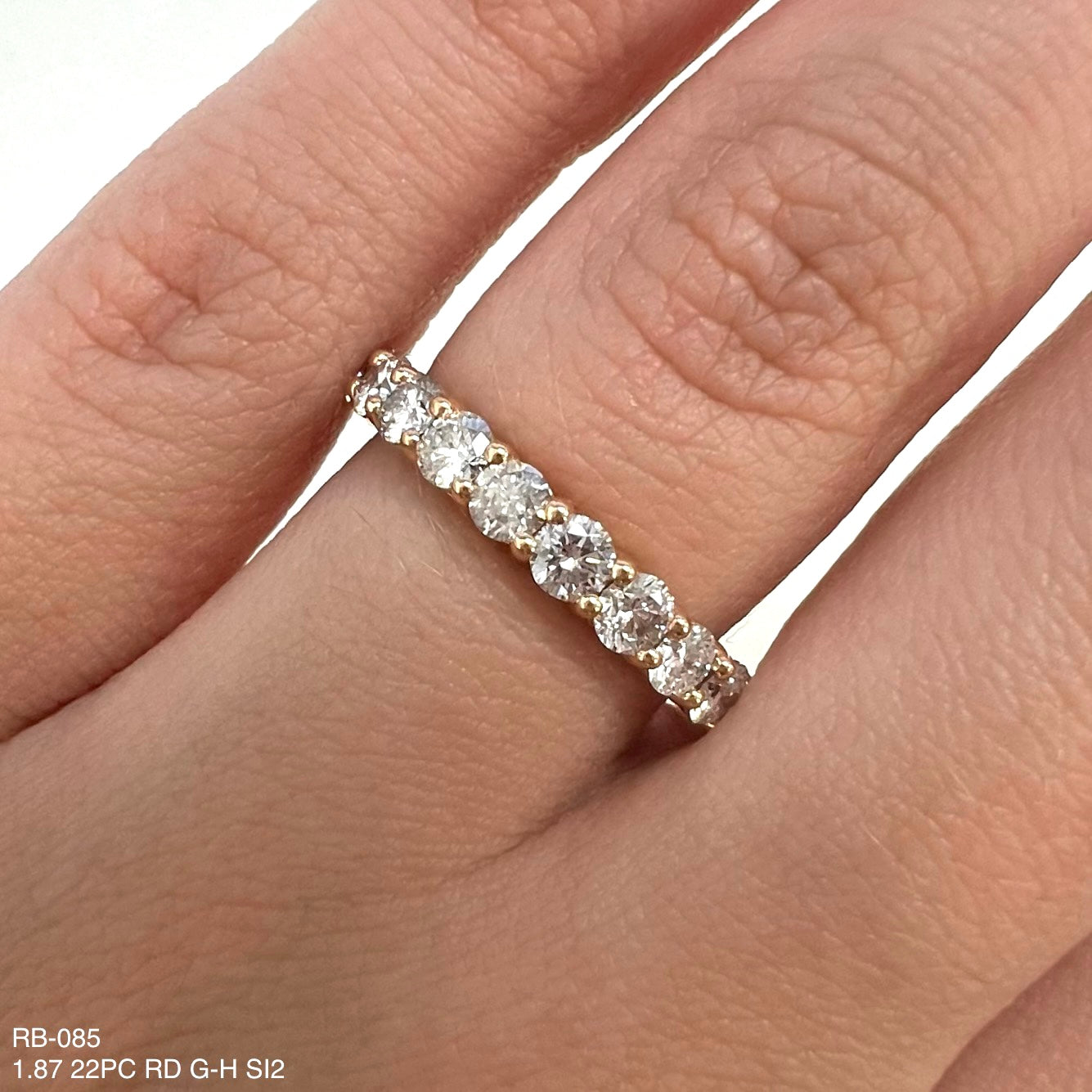 Alianza de eternidad redonda con diamantes naturales de 1,87 quilates