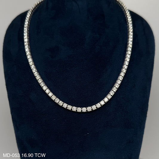 16,90 quilates. Collar de eternidad redondo con diamantes redondos naturales