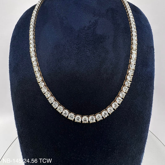 24,56 quilates. Collar de eternidad redondo con diamantes naturales