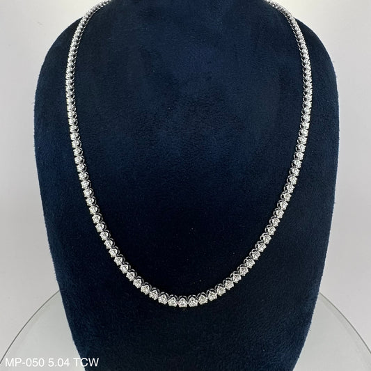 5,04 quilates. Collar de eternidad redondo con ilusión de diamantes naturales