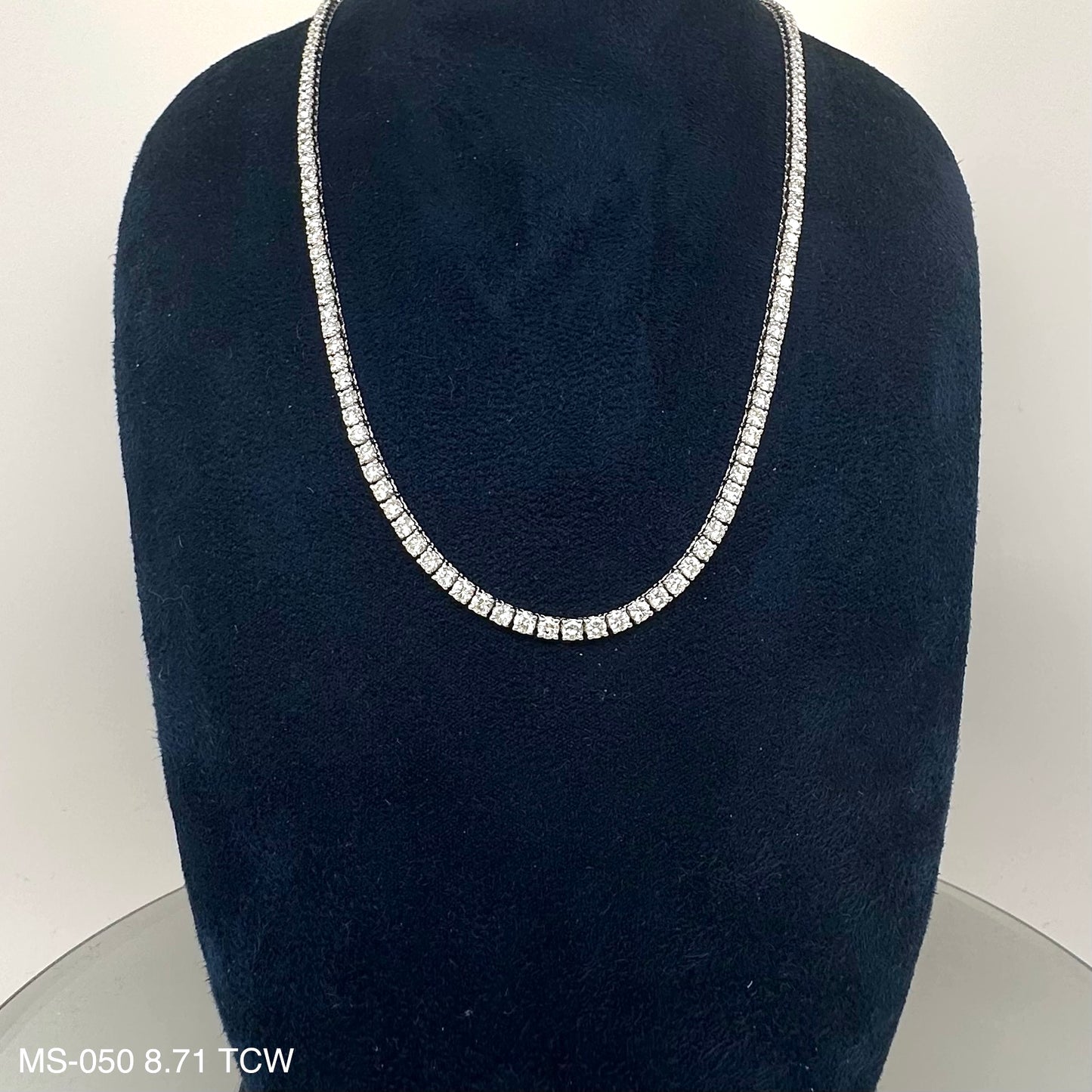 8,71 quilates. Collar de eternidad redondo con diamantes naturales