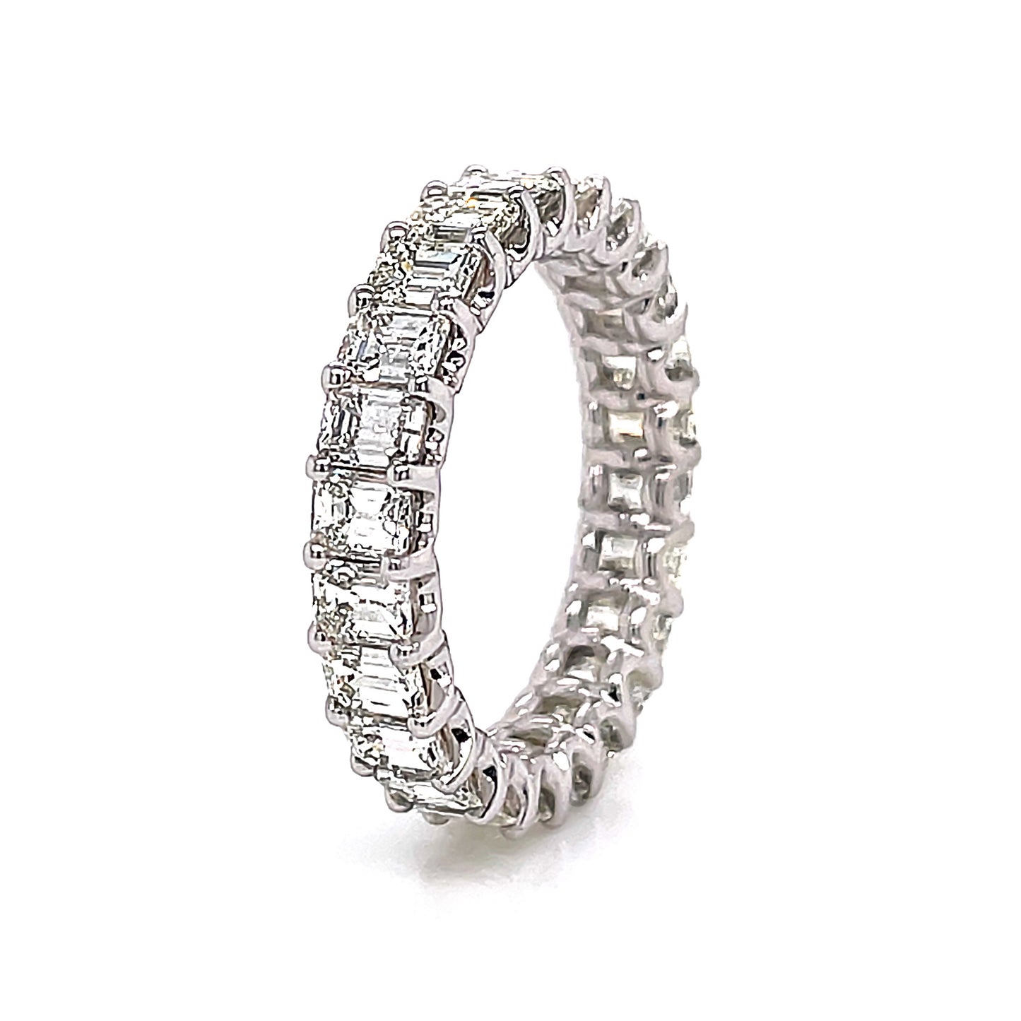 Anillo de eternidad de talla esmeralda de diamantes naturales de 3,97 quilates