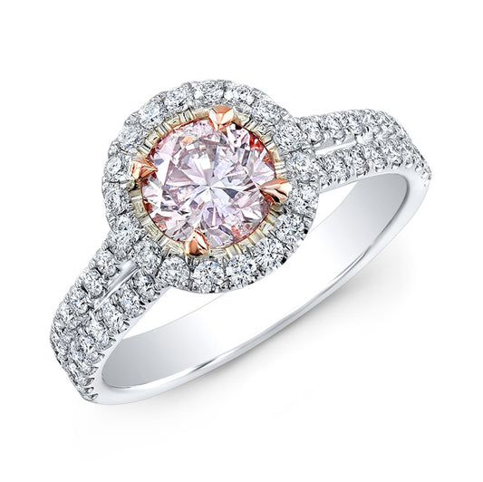 1,57 quilates. Anillo de diamantes redondos con halo de diamantes naturales de color rosa claro