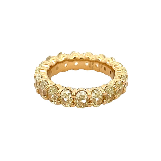 Alianza de eternidad ovalada con diamantes amarillos naturales de lujo de 4,64 quilates