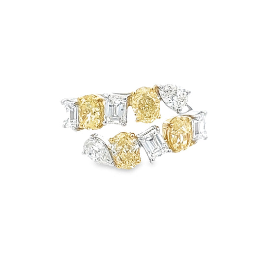 Anillo multiforma de diamantes amarillos y blancos de lujo de 3,42 quilates